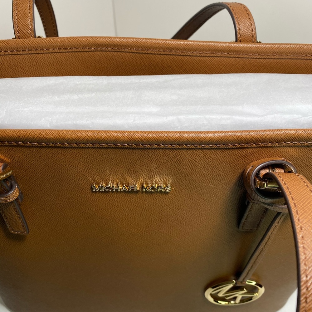 Michael Kors Jet Set TZ, Saffiano Leather Tote! - Picture 9 of 10